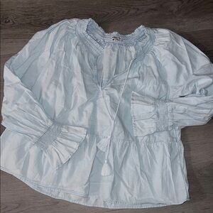 American Eagle flutter blouse for women: never worn